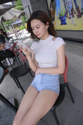 图片[1]-短发牛仔的漂亮女生【2.4G】-探姐姐