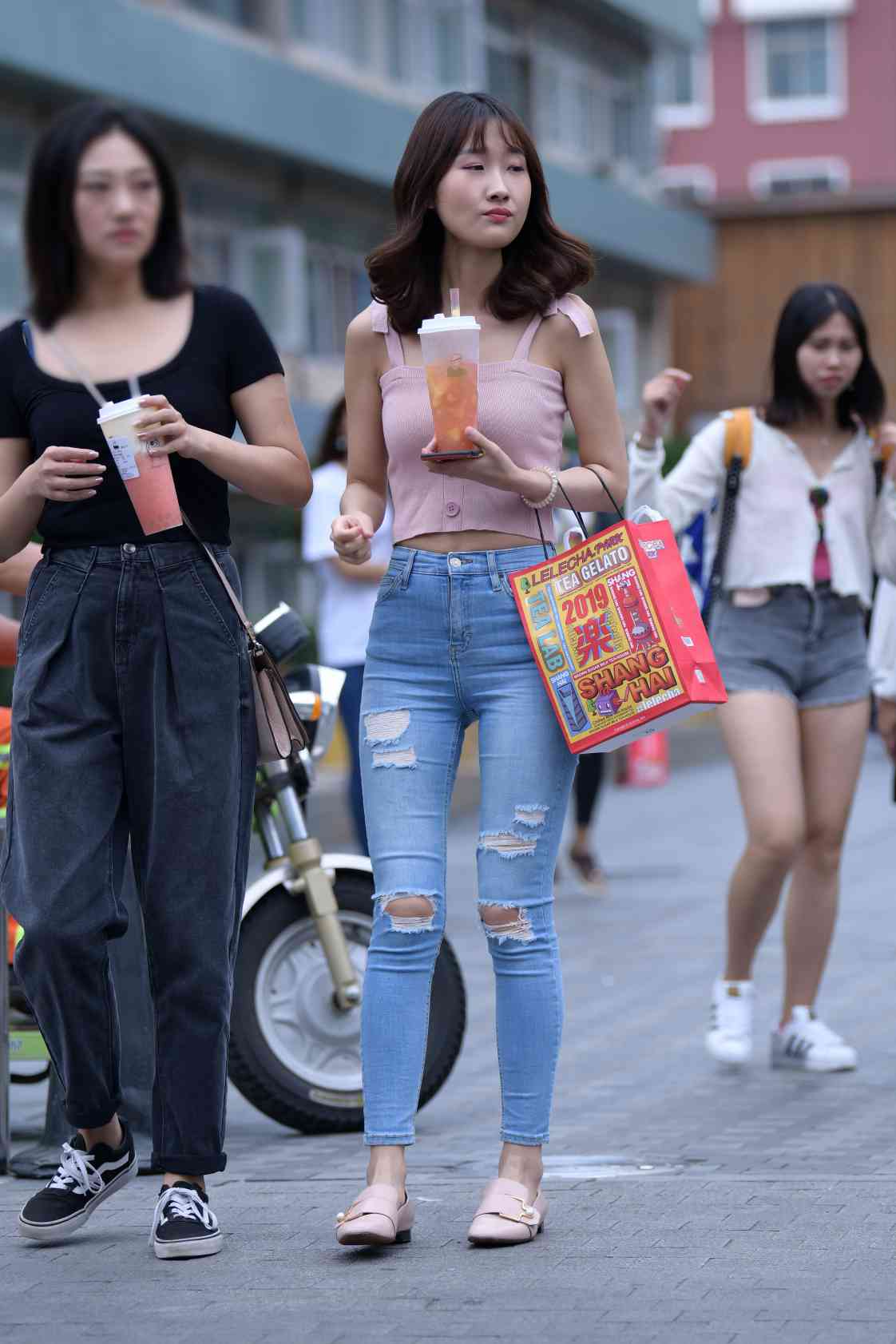 图片[2]-【免费】紧身牛仔裤女生【18P】04014-探姐姐