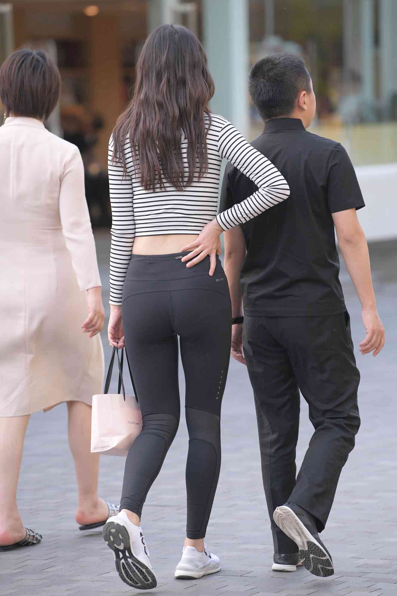 图片[3]-【免费】逛街的瑜伽裤女人【23P】04033-探姐姐