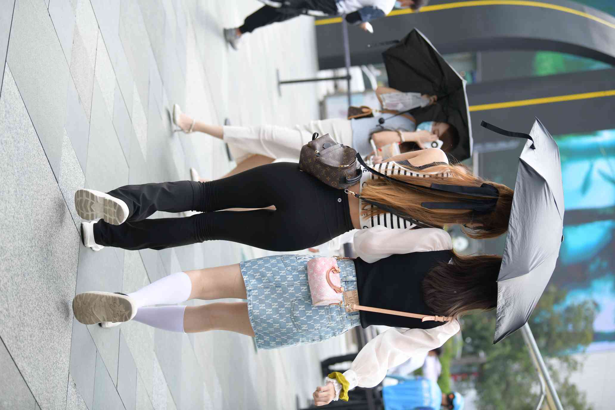 图片[3]-打伞的瑜伽裤姑娘【93P】04032-探姐姐