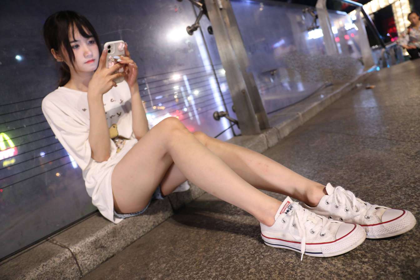 图片[3]-KTV里唱歌的长腿帆布鞋女孩【102P】20015-探姐姐