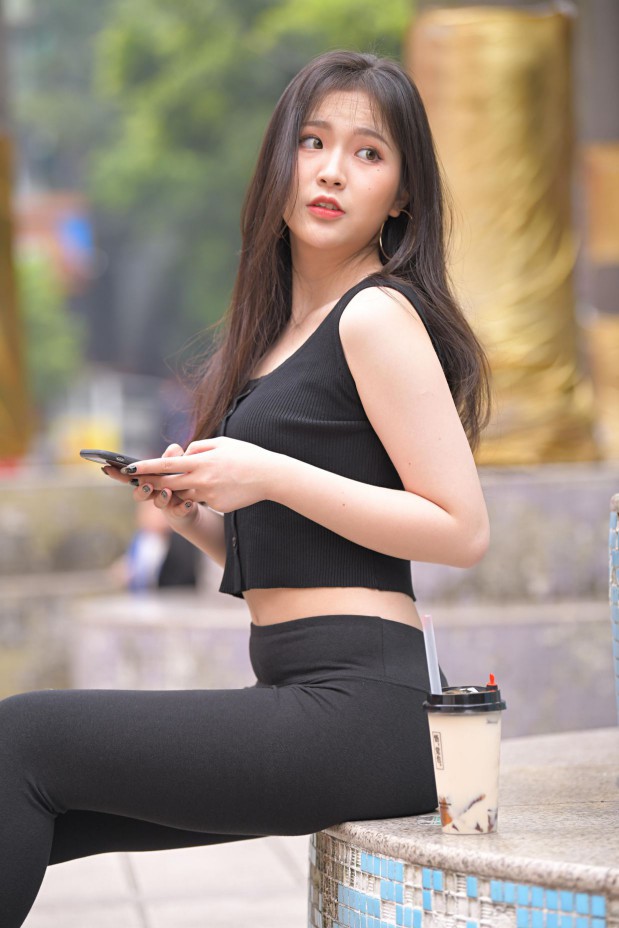 图片[1]-喝奶茶的黑色瑜伽裤长发姑娘【376P】00055-探姐姐