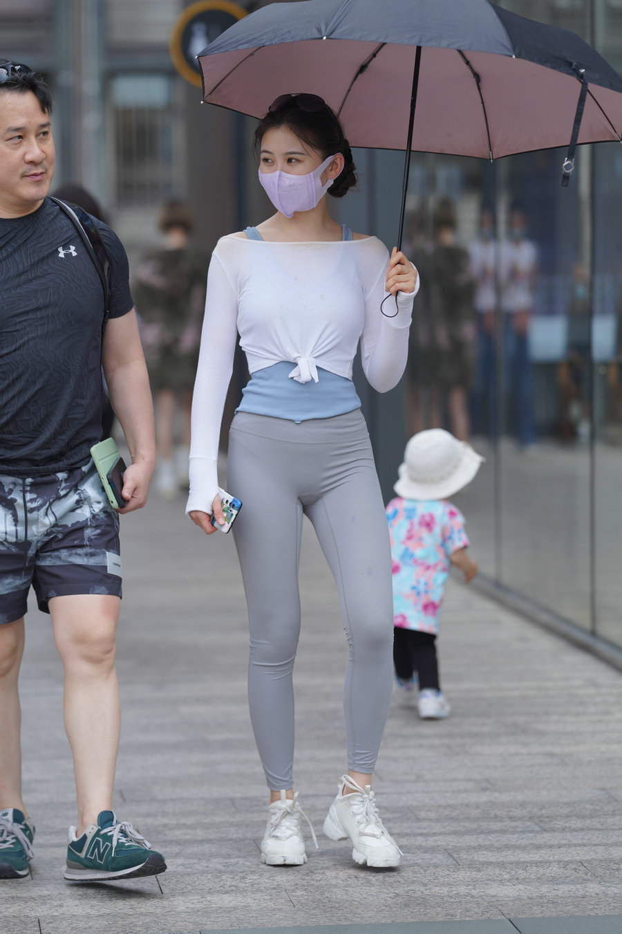 图片[1]-街拍逛街的瑜伽裤小女人  J2874 36P-469MB-探姐姐