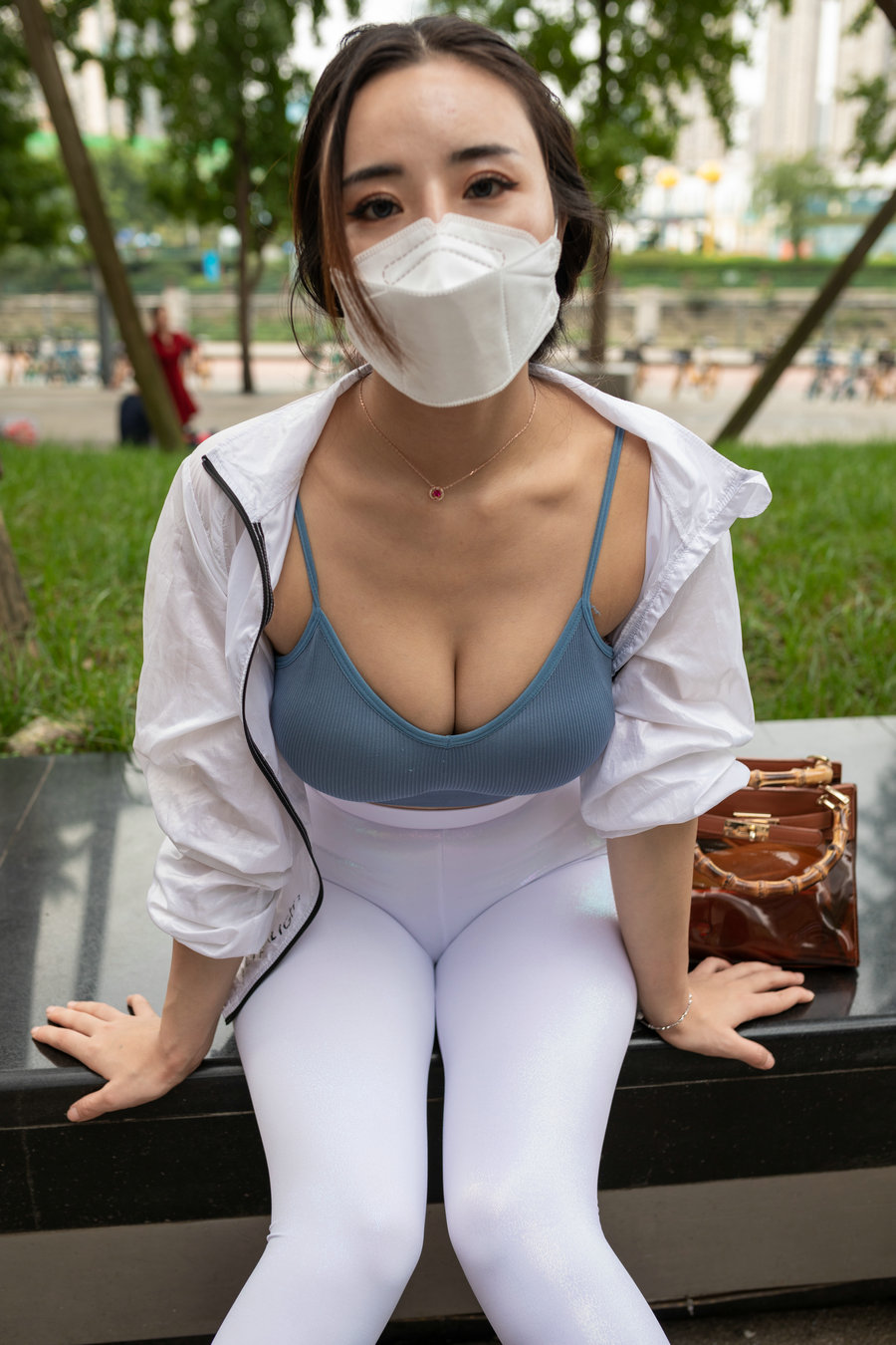 图片[1]-白色瑜伽裤女孩很漂亮 J1518 856P4V-30.0GB-探姐姐