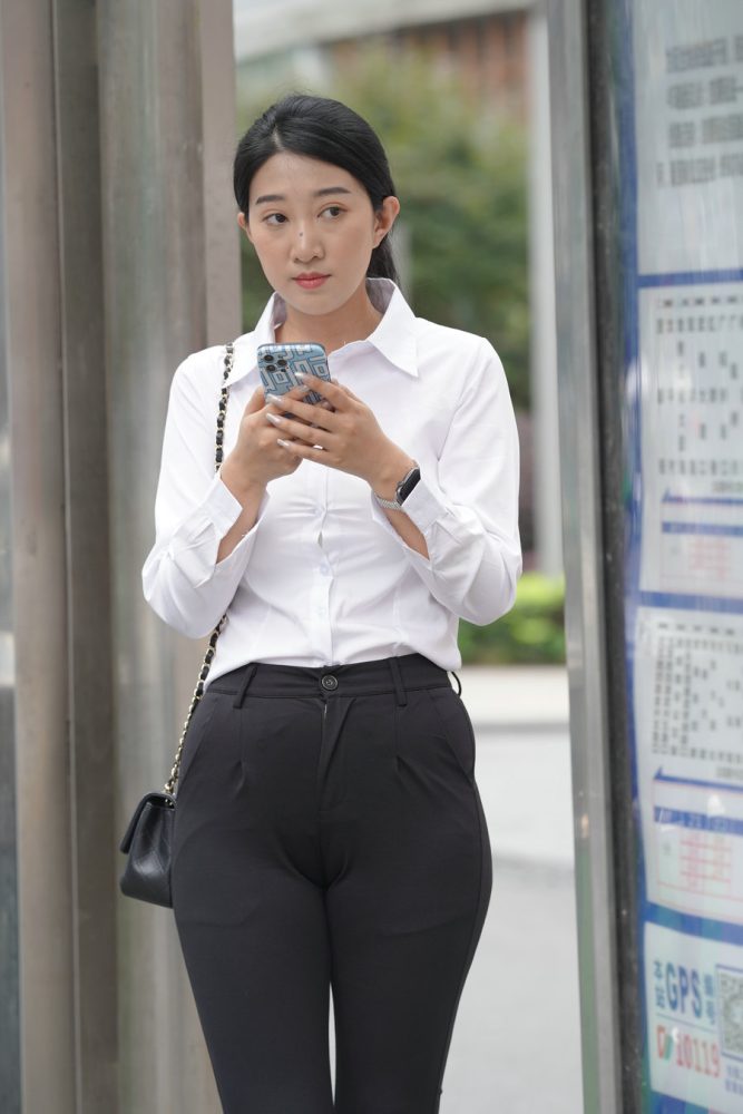 图片[3]-等公交的制服女人J2130 976P2V-29.5GB-探姐姐