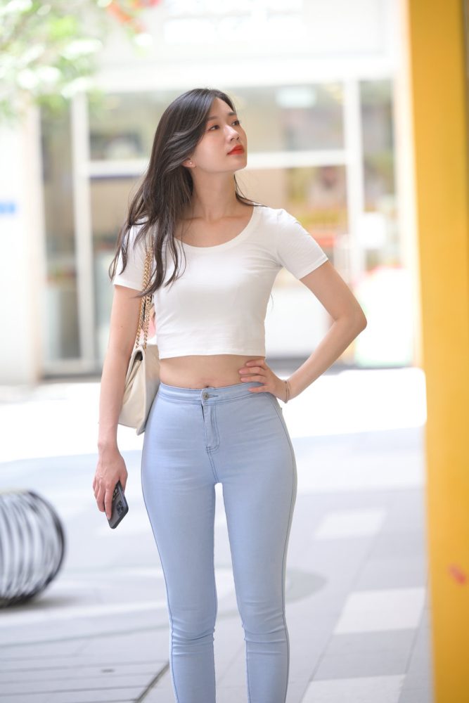 图片[2]-正在逛街的紧身牛仔裤女孩J1815 1112P1V-30.2GB-探姐姐
