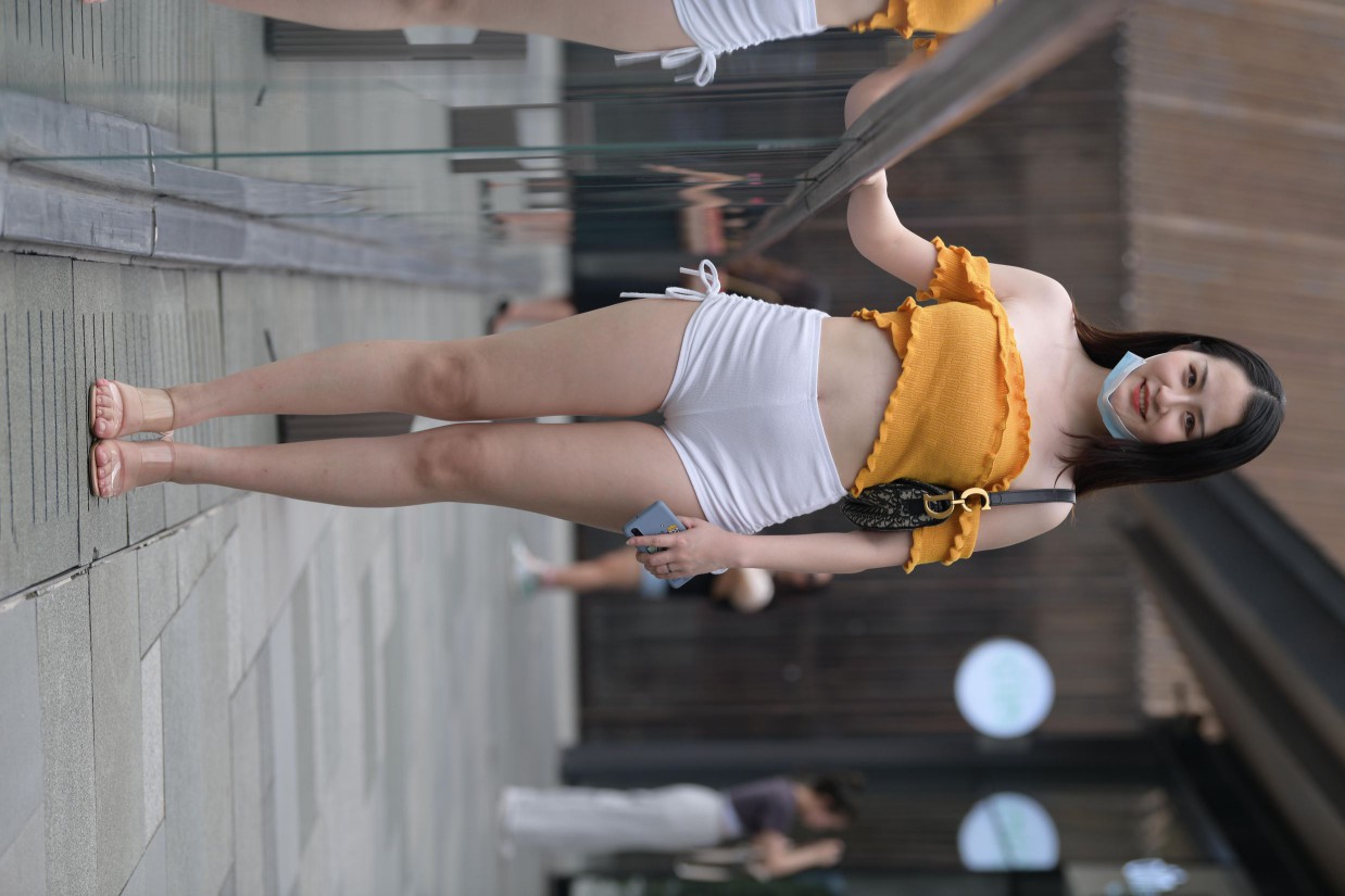 图片[2]-高腰白色短裤的漂亮女孩【767P】00065-探姐姐
