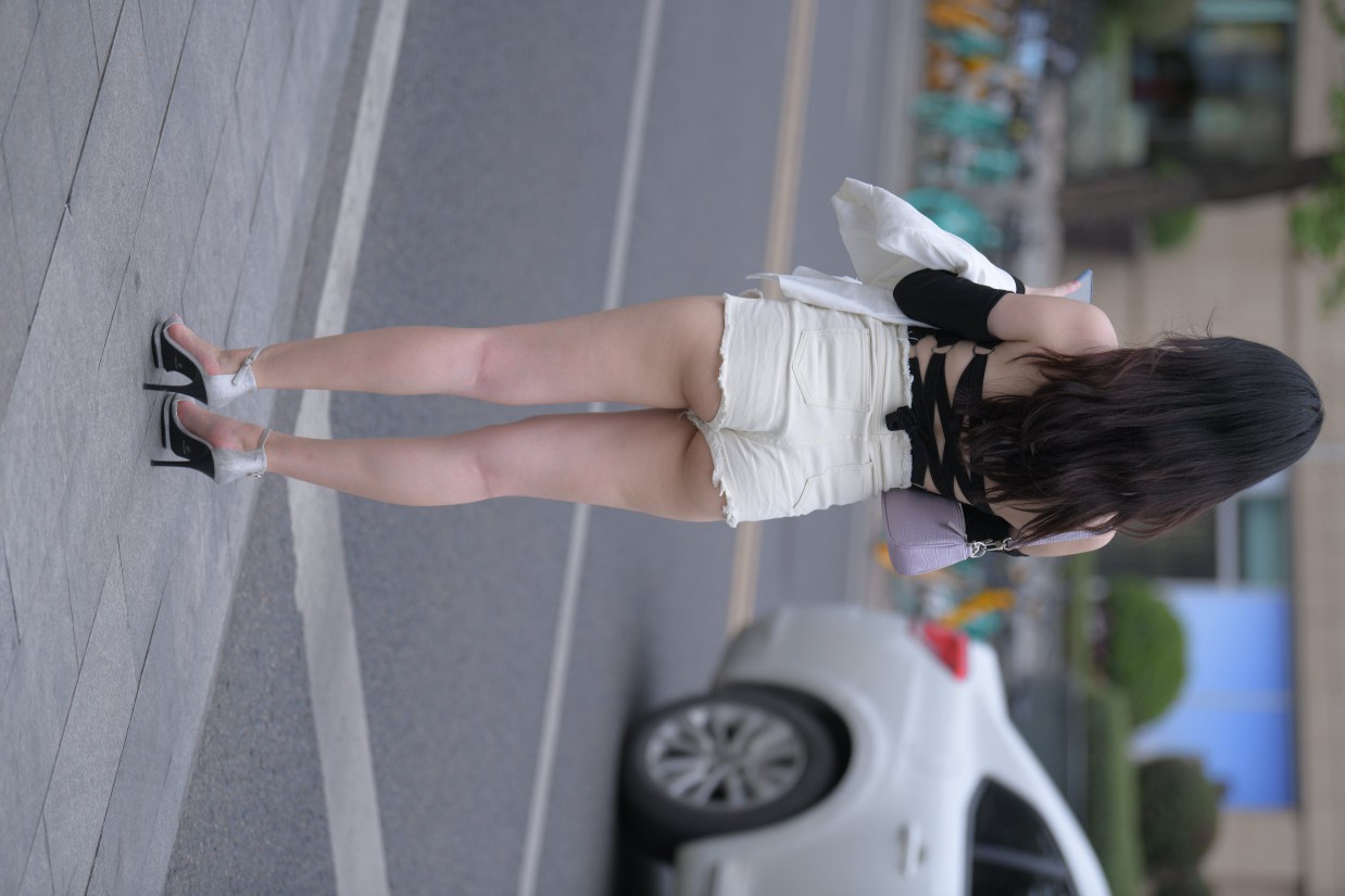 图片[2]-长发飘飘的白色热裤美丽女孩【49P】00029-探姐姐
