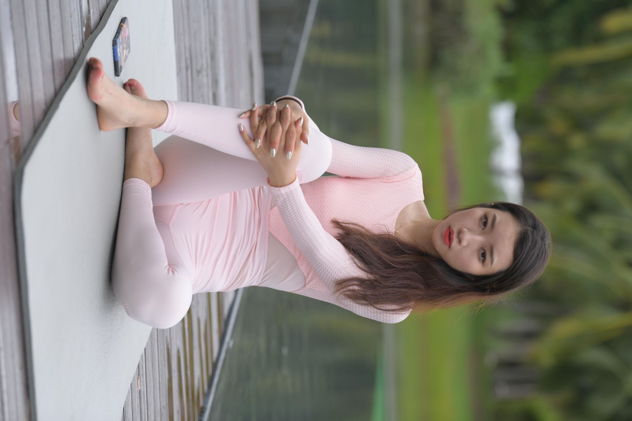 图片[7]-很漂亮眼睛也很大的白色瑜伽裤女孩【249P】00063-探姐姐