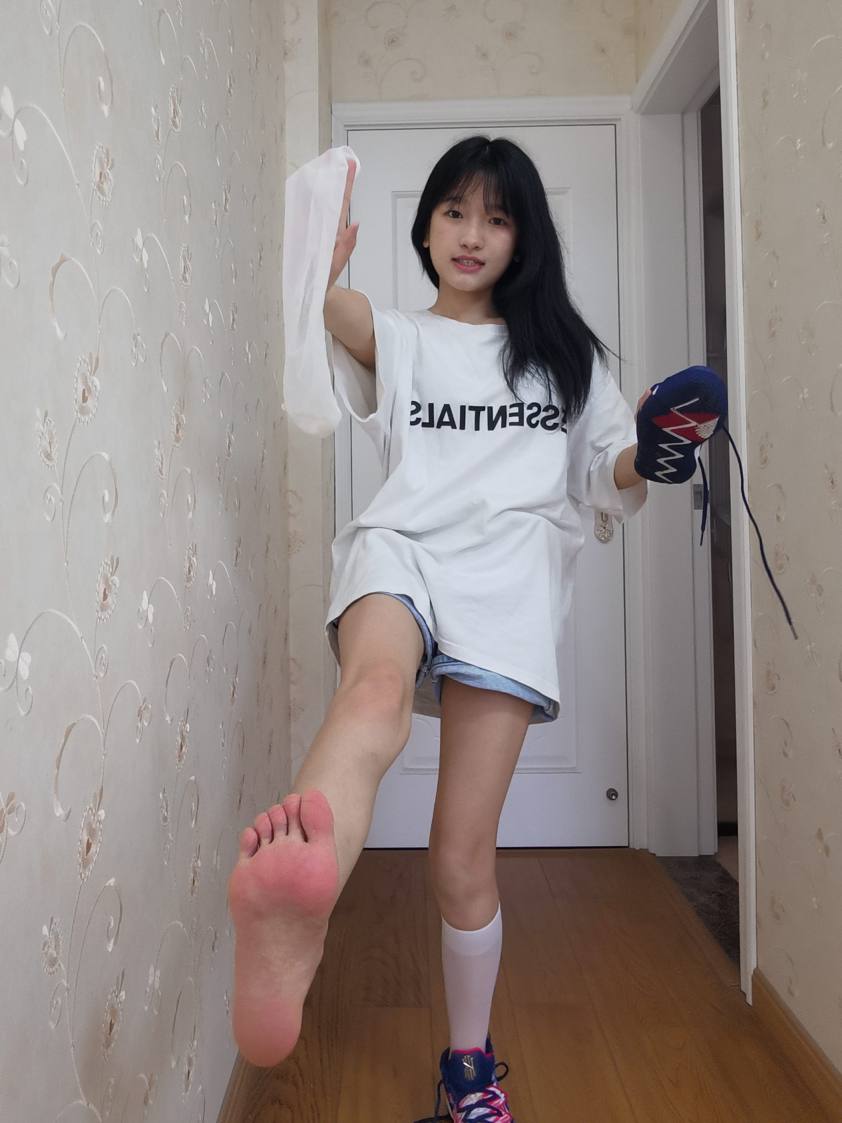 图片[1]-调皮的白袜女孩【149P】20017-探姐姐