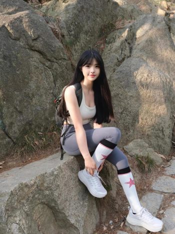 图片[7]-爱爬山的瑜伽裤MM，太甜美了！~-探姐姐